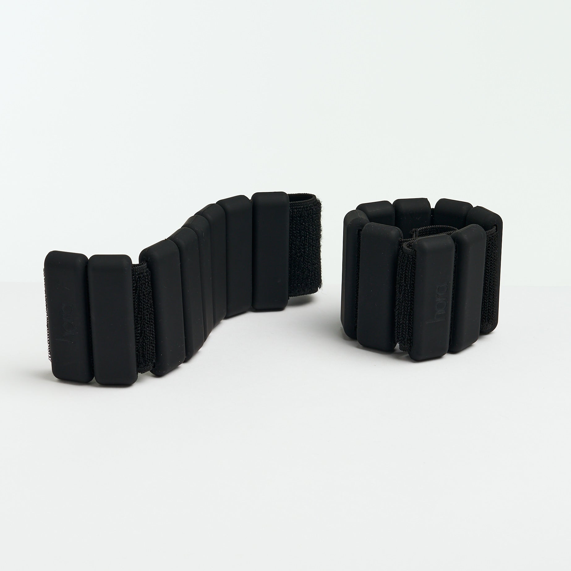 paire bracelets lestés noirs